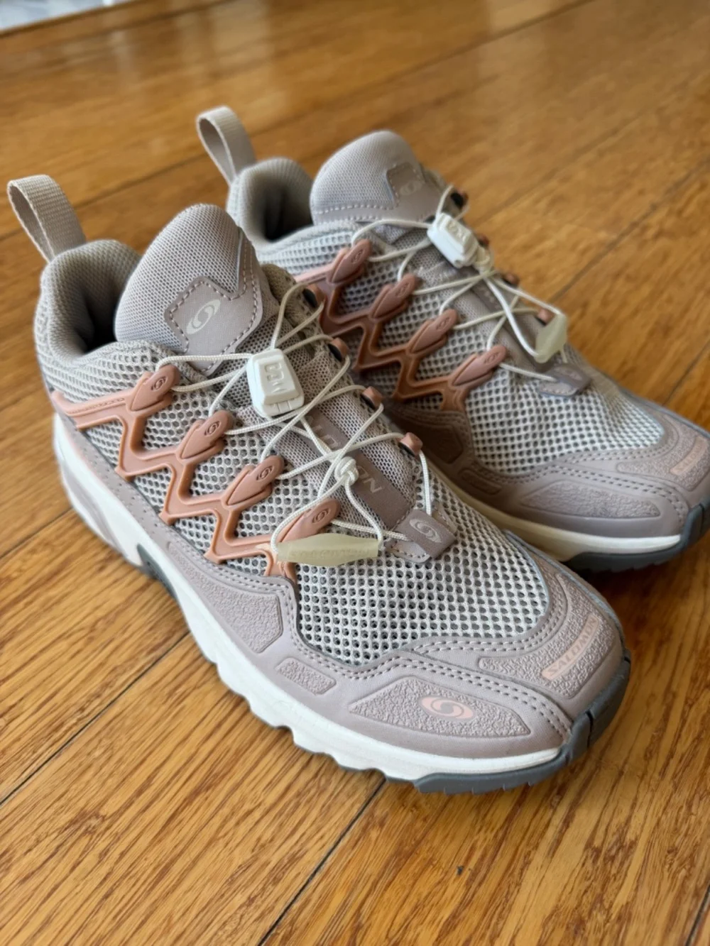 Salomon color silver